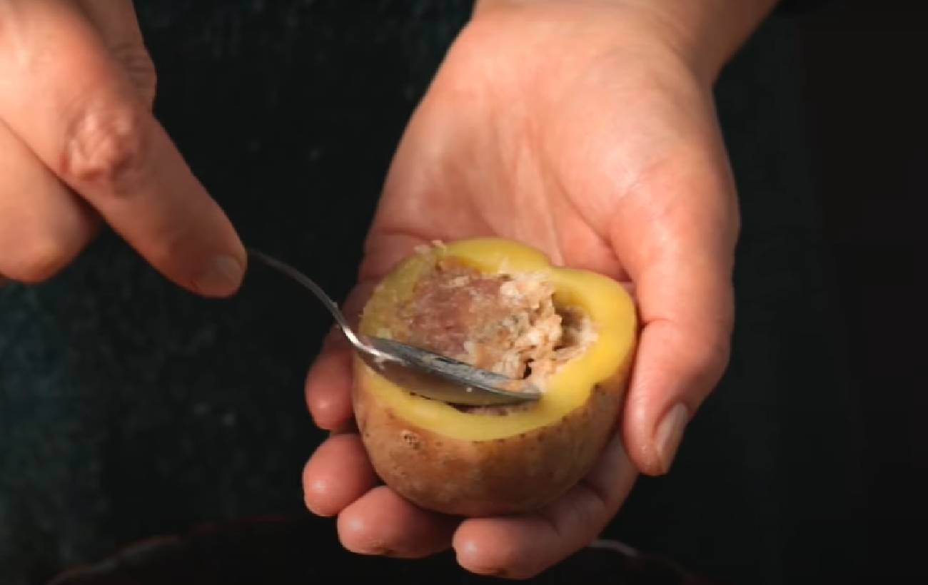 Фаршированный картофель с сырным соусом: рецепт вкусного ужина для гурманов